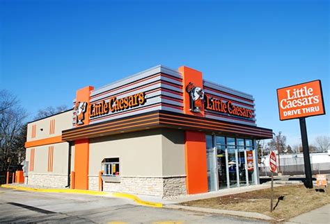 Today, <b>Little Caesars</b> is the third largest pizza chain in the world, with stores in each of the 50 U. . Little caesars drive thru